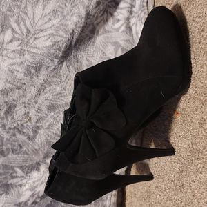 Impo shoes, size 9, black